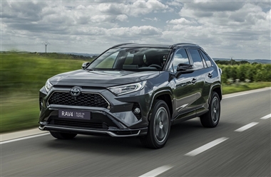 شرایط فروش تویوتا راو4 نسخه ادونچر 2024 با تحویل 45 روزه + جدول تیر 1404 منبع سایت خودرو بانک