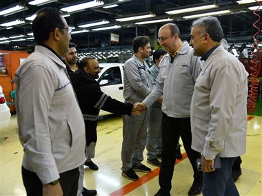 بازدید مدیرعامل سایپا از خطوط تولید پارس خودرو؛ بررسی ظرفیت‌ها و چالش‌ها منبع سایت خودرو بانک