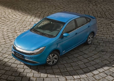 ایگل کرمان موتور؛ گام بلند به سوی خودروسازی ملی منبع سایت خودرو بانک