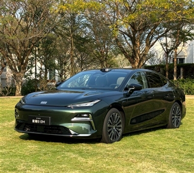 پیش‌فروش سدان پلاگین هیبریدی جیلی گلکسی Starshine 8 با 1.7 میلیارد تومان در چین + عکس منبع سایت خودرو بانک