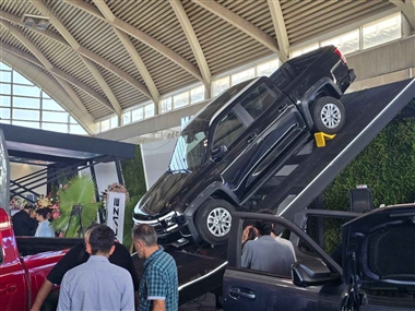 بلیز R500 با ۲۵۸ اسب‌بخار در نمایشگاه تهران 1405 رونمایی شد؛ معرفی سه پیکاپ جدید تیتان دیزل