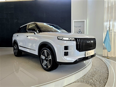 رونمایی از لوکانو L7 PHEV مکث موتور در نمایشگاه خودرو تهران ۱۴۰۵؛ مشخصات فنی شاسی‌بلند هیبریدی