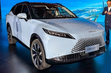 نگاهی به چری اومودا C7، برادر بزرگتر فونیکس FX منبع سایت خودرو بانک