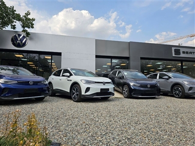 تجربه نزدیک خودروهای اروپایی در ایران؛ شوروم مرکزی خودروسازان راین افتتاح شد منبع سایت خودرو بانک