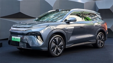 BYD از سیستم شارژ 1000 ولت در مدل‌های Han L و Tang L رونمایی می‌کند منبع سایت خودرو بانک