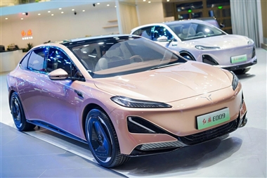 نسخه تولیدی هونگچی E009 در حال تست مشاهده شد منبع سایت خودرو بانک