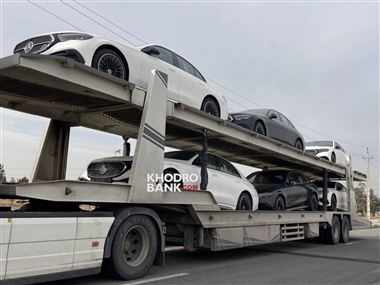 محموله جدید مرسدس بنز E300 راسا موتور به ایران رسید + عکس منبع سایت خودرو بانک