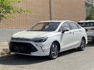 تصاویر جدید بایک سابرینا پلاس؛ سدان اقتصادی در راه بازار ایران منبع سایت خودرو بانک