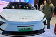 اومودا C5 SHS فیس‌لیفت در نمایشگاه خودرو شانگهای به نمایش گذاشته شد